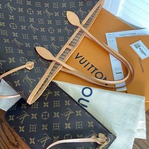 Must Go! Like new condition Loui Vuitton Neverfull MM Monogrammed beige interior